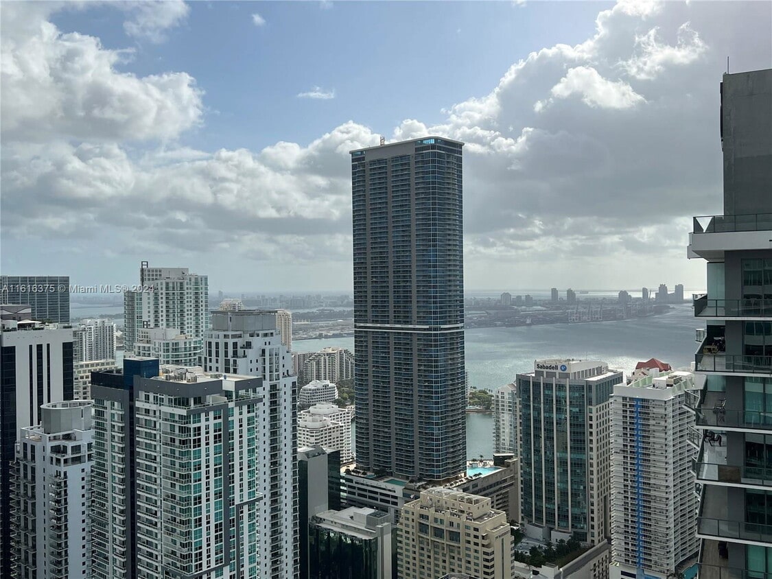 Foto principal - 60 SW 13th St