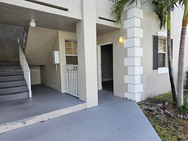 Building Photo - 2880 N Oakland Forest Dr