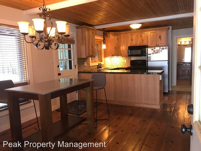 Building Photo - 2 br, 1 bath House - 421 Whiterock Ave. #2