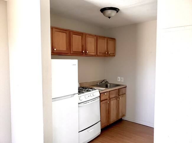 Building Photo - Meadows Apartments
