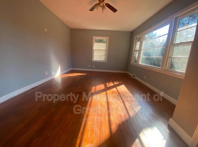 Photo - 18 Bagwell Cir House