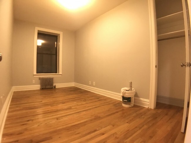 Foto del edificio - 370 Manhattan Ave