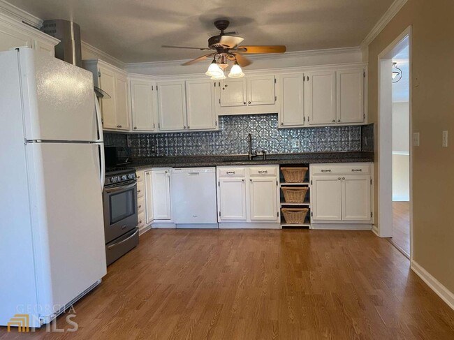 Building Photo - 302 Mt Vernon Dr
