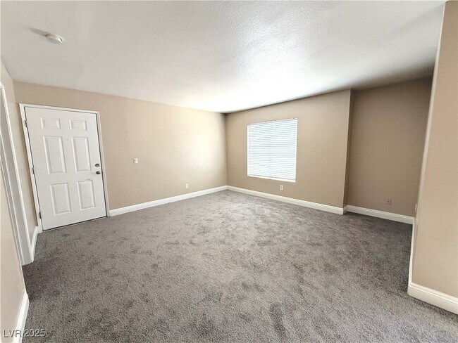 Foto del edificio - 6800 E Lake Mead Blvd