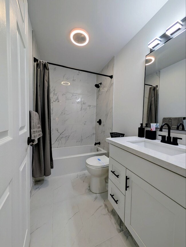 Building Photo - 13454 95th Ave NE