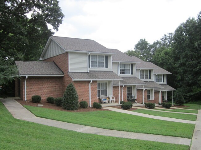 1574 Red Oak Dr Roxboro Nc 27573 Apartments Roxboro Nc Apartments Com