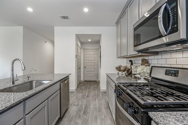 Building Photo - 1522 Truckee River Dr