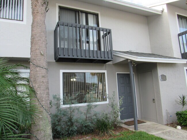 Foto del edificio - 904 Riverside Dr