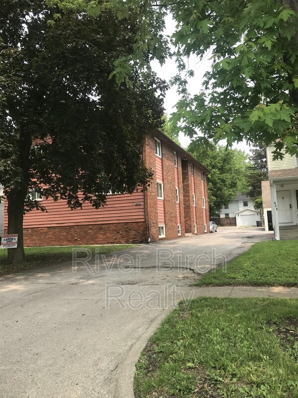 Foto principal - 425 W Lawrence Ave