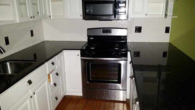 Building Photo - 2347 Waterside Dr