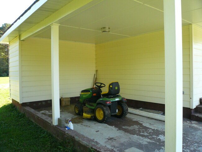 Building Photo - 7339 Griffin Rd