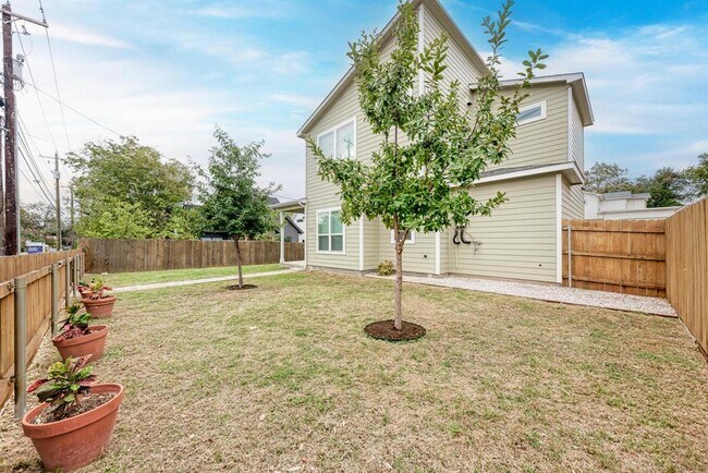 Foto del edificio - 7710 Watson St