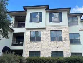 Building Photo - 7701 Rialto Blvd