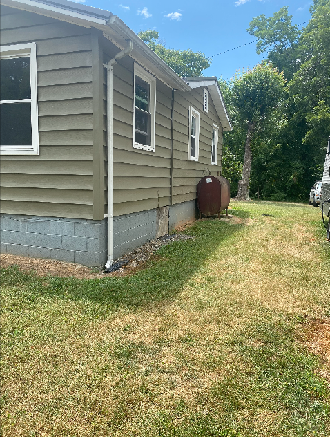 Foto del edificio - 3 bedroom 2 bathroom home in Asheville