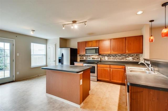 Building Photo - 7156 Little Mohican Dr