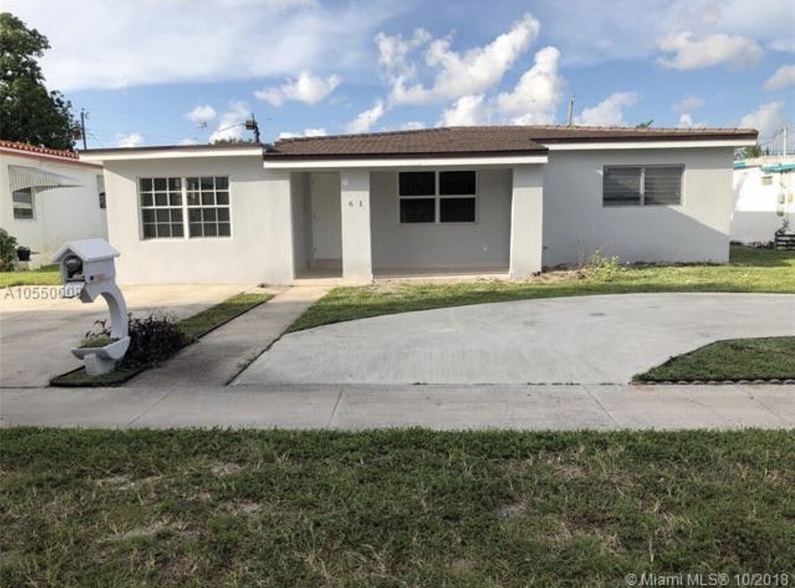61 E 51st Pl, Hialeah, FL 33013 House for Rent in Hialeah, FL