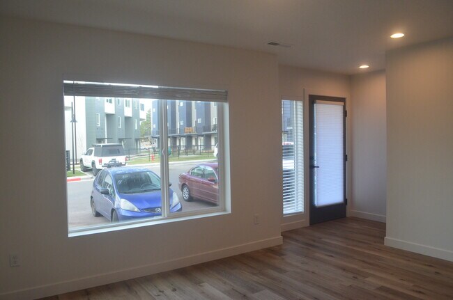 L1 - Flex - 3371 Orchard Dr