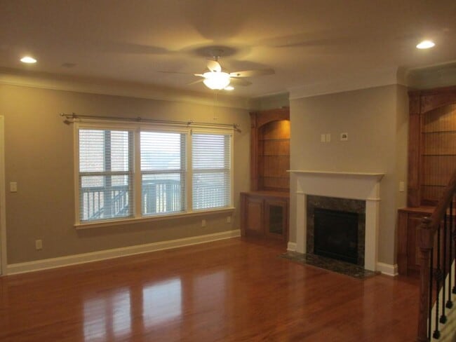 Building Photo - 328 Ashbrook Blvd