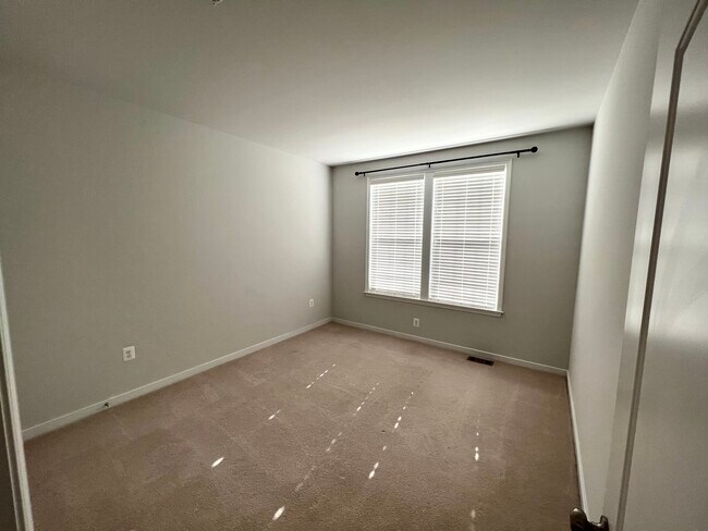 Foto del edificio - 5922 Whitehurst Ln