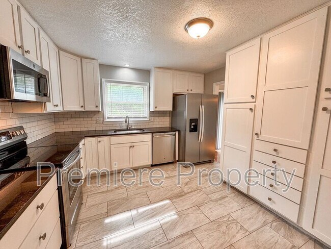 Foto del edificio - 7425 Hardy Ave