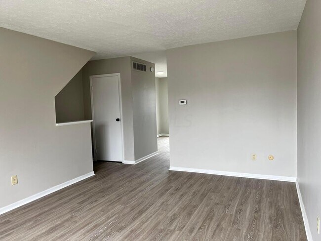 Foto del edificio - 5372 Portland St