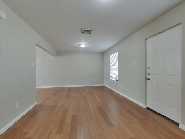 Building Photo - 5003 Hauna Ln