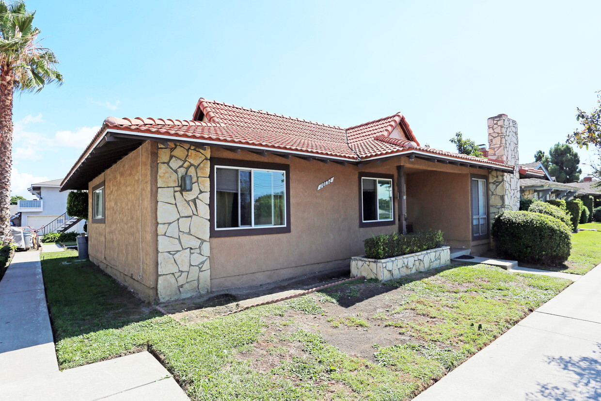 Foto principal - 16692 Goldenwest St