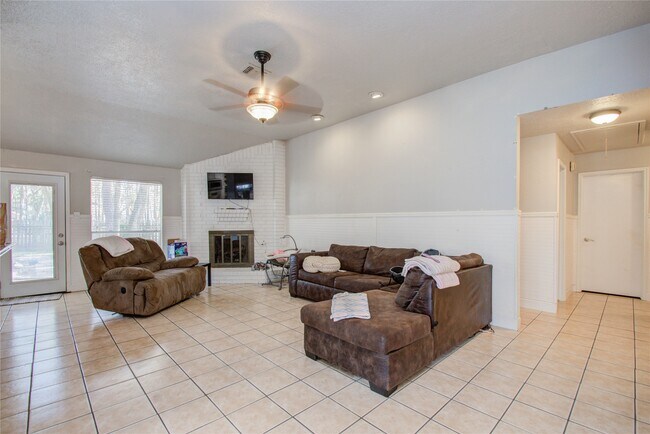 Foto del edificio - 5010 Village Springs Dr