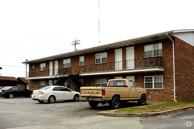 Colony Woods Apartments - Greenwood Apartments