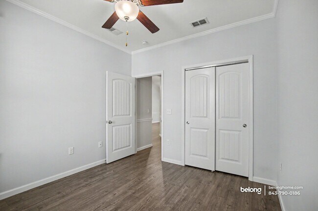 Foto del edificio - 797 Salerno Cir