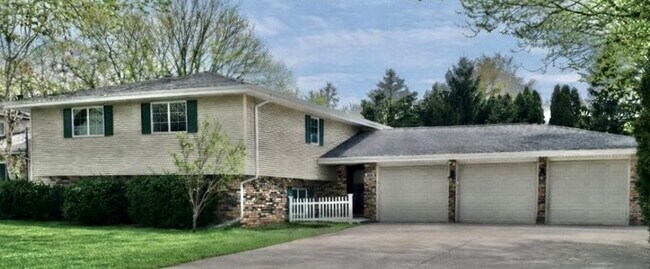 Foto del edificio - 117 Colchester Dr