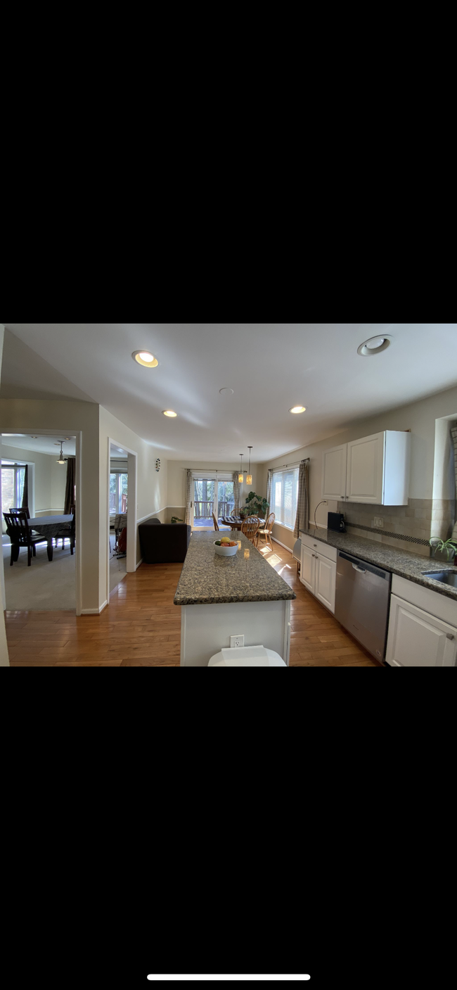 Building Photo - 2914 Leslie Park Cir
