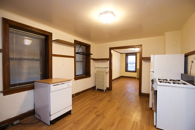 Building Photo - 2217 N Hoyne Ave