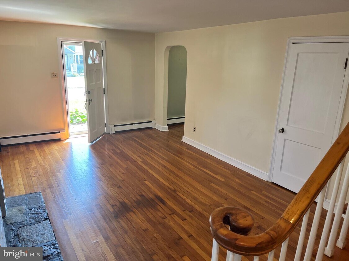 14 Oak Ave, Penndel, PA 19047 House Rental in Penndel, PA