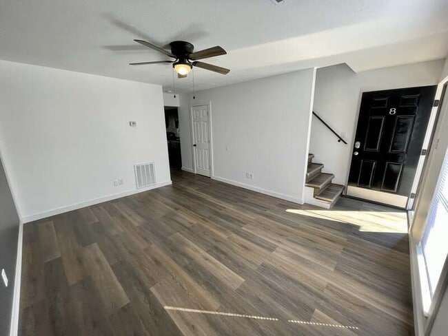 Foto del edificio - 1642 Hillwood Dr