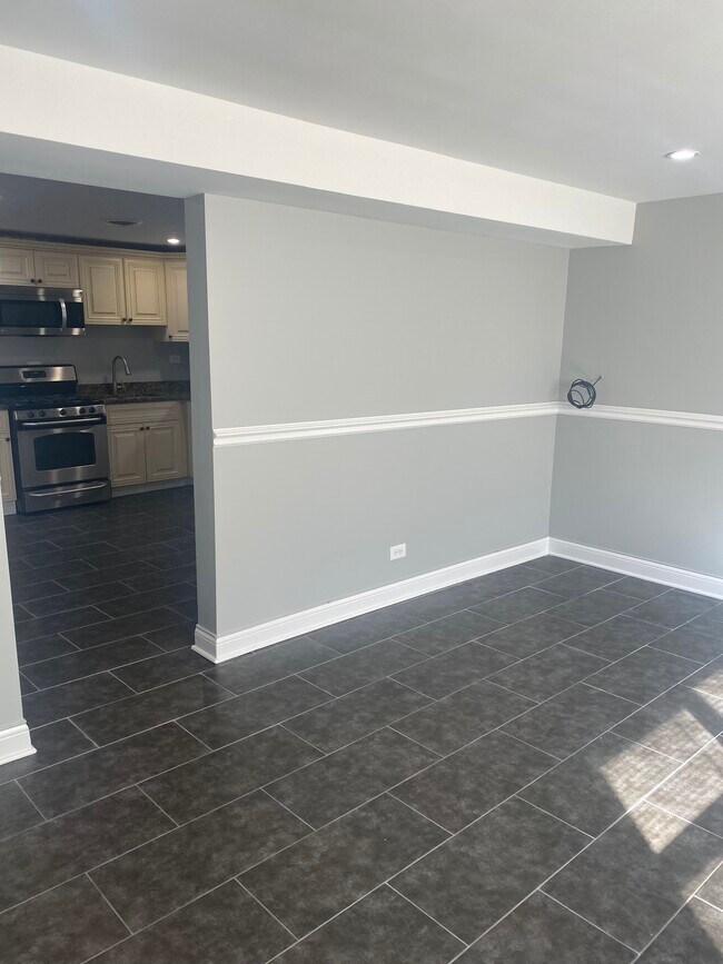 Living Room - 4906 W Arthington St