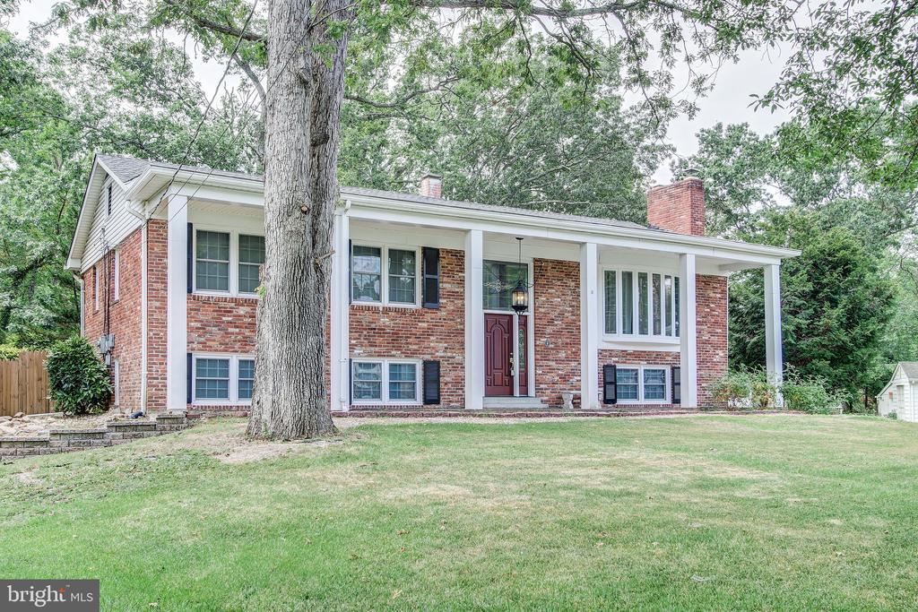 Primary Photo - 3809 Great Neck Ct