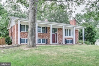 Building Photo - 3809 Great Neck Ct