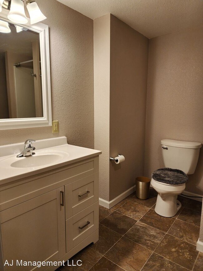 Foto del edificio - 3 br, 2 bath House - 1101 W 6th Ave