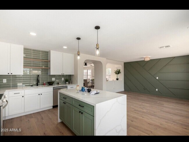 Building Photo - 13862 W Fargo Dr