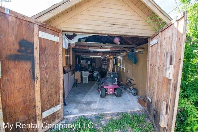 Building Photo - 3 br, 1 bath House - 310 E Houghton