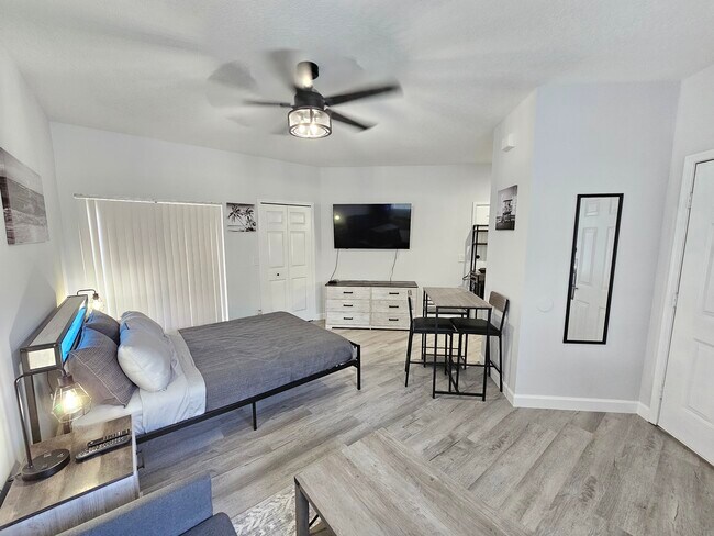 Foto del edificio - 8366 Mulligan Cir