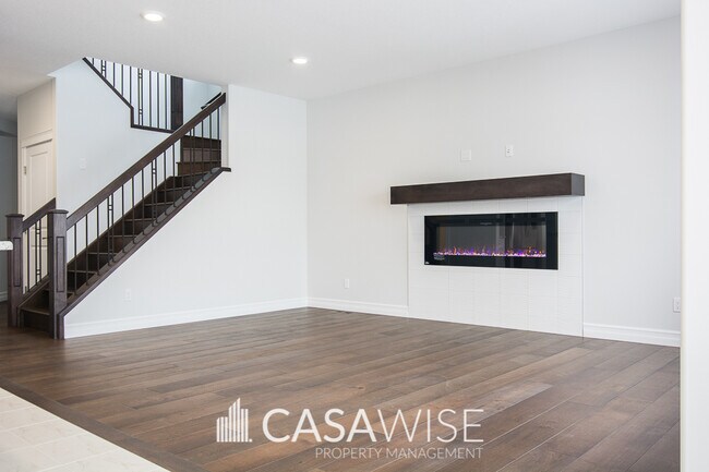 Photo du bâtiment - 8173-222A 222A St NW