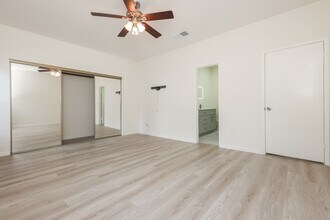 Building Photo - 17441 Red Oak Dr