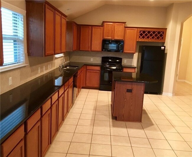 Building Photo - 112 Beargrass Dr