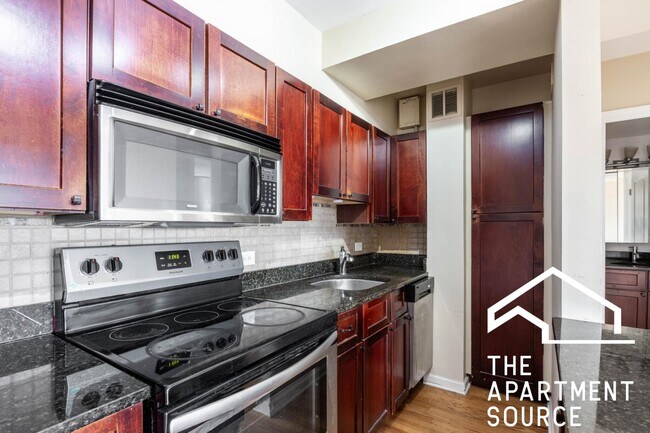 Foto del edificio - 4180 N Marine Dr
