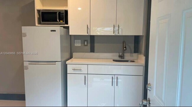Foto del edificio - 420 NW 95th St