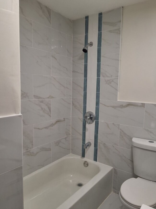 Building Photo - 40 N 6th St