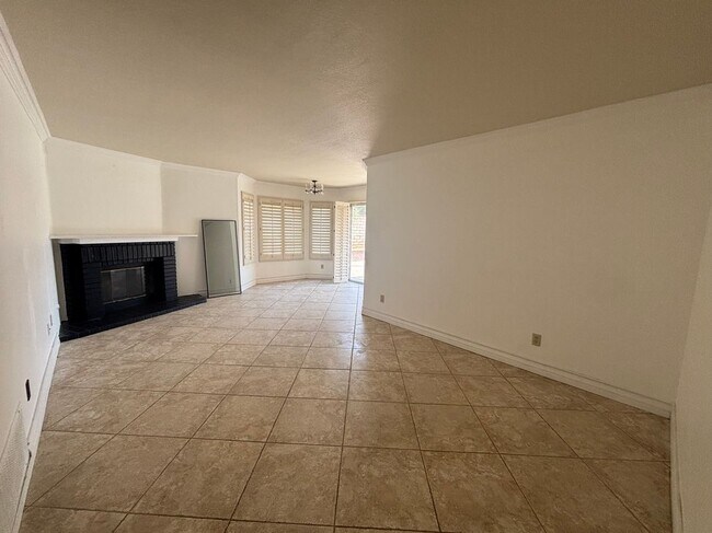 Foto del edificio - 12438 Brewster Dr