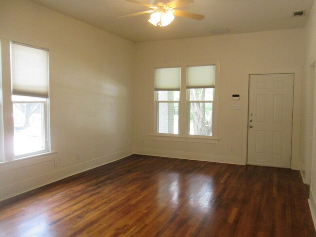 Building Photo - 2732 Gordon Ave